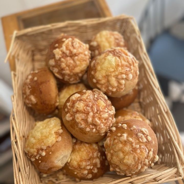 Juustosämpylä pussi 10 kpl. Ostsemla påse 10st.