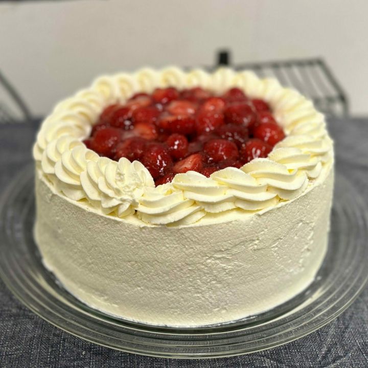 Mansikkakakku • Jordgubbskaka