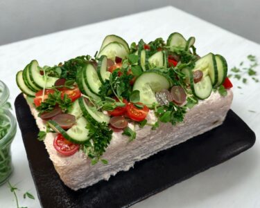 Kinkkuvoileipäkakku skinksmörgåskaka