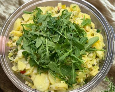 Peruna salaatti Potatissallad