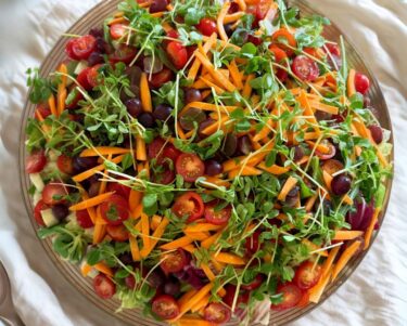 Raikas vihersalaatti Fräsch grönsallad