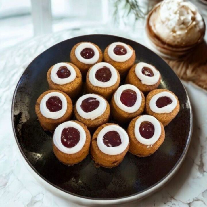 Runebergintorttu • Runebergstårta