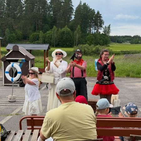 Kiitos @teatterisoittorasia olipa hauska ilta! 🥰☀️
Hieno esitys ja taitavia nuoria!