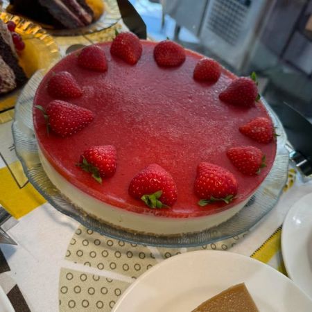Lauantain herkut Pumppaamolla!😋🌸
Lördags gott på Pumppaamo!😋🌸

Maistuisiko tänään ihana mansikka juustokakku kahvin kanssa?😋🍰

Meiltä löytyy ihania leivonnaisia makeaa ja suolaista. 
Löytyy myös gluteeniton maidoton makea herkku!

Meiltä löydät myös:
🥄Lohikeitto
🥄Kesäkeitto
🥄Savuporojuuatokaeitto
🍴Nakkipata ja pastaa
🍴Karjalanpaisti ja kermaperunaa
🍴Smetanapossua ja pastaa
🍴Savulohi ja perunasalaatti
🍴Jauhelihakastike ja pastaa
🍴Palapaisti ja pastaa
🍴Ruokaisia salaatteja 

🌟KOTIJUUSTOA LÖYTYY!🌟

Toscakakkua
Raparperipiirakka
Saaristolaisleipää
Hiivaleipää

Pumppaamon kesätori:
Porkkana nippuja🥕
Sipulinippuja🧅
Kukkakaalia 🥬
Herneitä 🫛 
Uutta perunaa 🥔 Annabella 

Strömsbergin myllyn jauhoja🥖

Pingviini jäätelöitä 🍨

Brunbergin namuja 🍬

Paahtimon kahvia ☕

Saaren taika tuotteita löytyy myös meillä!🌸

Sydämellisesti Tervetuloa!❤️
Hjärtligt välkommen! ❤️

Lasten liikennepuisto avoinna! 🛴🚜
Jossa uutena liukumäki!🎉 Lentopallo  ja koripallo kenttä myös auki🏐

Aukioloajat:
1.6-29.8
Ma -To 10-17
Pe-La 10-18
Su 10-15 

#strömsberginmylly #brunberg #saarentaika #saarentaikajälleenmyyjä  kesäkahvila 

@visitporvoo 
@vanhaporvoo 

Kerkkoontie 92, 06 530 Kerkkoo