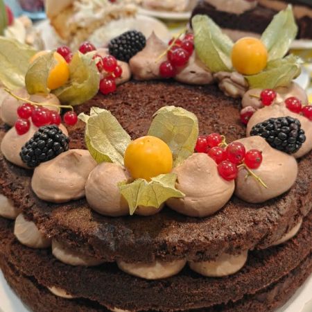 Perjantain herkut Pumppaamolla!😋🌸
Fredagens gott på Pumppaamo!😋🌸
Maistuisiko tänään ihana Porkkankakku tai suolainen piirakan pala kahvin kanssa?😋🍰
Meiltä löytyy ihania leivonnaisia makeaa ja suolaista.
Meiltä löydät myös:
🥄Lohikeittoa
🥄Kesäkeittoa
🍴Savulohi ja perunasalaattia
🍴Jauhelihakastike ja pastaa
🍴Ruokaisia salaatteja
🌟KOTIJUUSTOA LÖYTYY!🌟
Saaristolaisleipää
Sämpylöitä
Toscakakkua
Strömsbergin myllyn jauhoja🥖
Pingviini jäätelöitä 🍨
Brunbergin namuja 🍬
Paahtimon kahvia ☕
Saaren taika tuotteita löytyy myös meillä!🌸
Sydämellisesti Tervetuloa!❤️
Hjärtligt välkommen! ❤️
Lasten liikennepuisto avoinna! 🛴🚜
Jossa uutena liukumäki!🎉 Lentopallo ja koripallo kenttä myös auki🏐
Aukioloajat:
1.8-29.8
Ti-La 10-17
Su, Ma suljettu
#strömsberginmylly #brunberg #saarentaika #saarentaikajälleenmyyjä #kesäkahvila
Visit Porvoo
Vanha Porvoo - Gamla Borgå
Kerkkoontie 92, 06 530 Kerkkoo