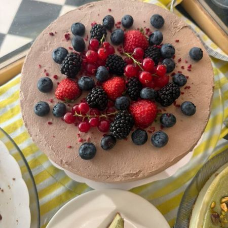 Sunnuntain herkut Pumppaamolla!😋🌸
Söndags gott på Pumppaamo!😋🌸
Maistuisiko tänään ihana katkarapuvoileipä, kinkkukakku tai täytetty croissantti kahvin kanssa?😋🍰
Meiltä löytyy ihania leivonnaisia makeaa ja suolaista.
Meiltä löydät myös:
Lohikeittoa
Jauhelihakastike ja pastaa
Palapaisti ja pastaa
Savulohi ja perunasalaattia
Ruokaisia salaatteja
🌟KOTIJUUSTOA🌟
🍓Mansikkalaatikko 45€/5kg🍓
Toscakakkua
Saaristolaisleipää
Hiivaleipää
Ruisleipää
Sämpylöitä
Pumppaamon kesätori:
Mansikkaa 🍓 Suomi
Herneitä🫛 Suomi
Varhais perunaa 🥔 Suomi
Strömsbergin myllyn jauhoja🥖
Pingviini jäätelöitä 🍨
Brunbergin namuja 🍬
Paahtimon kahvia ☕
Saaren taika tuotteita löytyy myös meillä!🌸
Sydämellisesti Tervetuloa!❤️
Hjärtligt välkommen! ❤️
Lasten liikennepuisto avoinna! 🛴🚜
Jossa uutena liukumäki!🎉 Lentopallo ja koripallo kenttä myös auki🏐
Aukioloajat:
1.6-29.8
Ma -To 10-17
Pe-La 10-18
Su 10-15
#strömsberginmylly #brunberg #saarentaika #saarentaikajälleenmyyjä #kesäkahvila
Visit Porvoo
Vanha Porvoo - Gamla Borgå
Kerkkoontie 92, 06 530 Kerkkoo