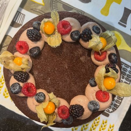 Torstain herkut Pumppaamolla!😋🌸
Torsdagens gott på Pumppaamo!😋🌸
Maistuisiko tänään ihana suklaa-vadelmakakku tai jokin meidän maukkaista suolaisista piirakoista kahvin kanssa?😋🍰
Meiltä löytyy ihania leivonnaisia makeaa ja suolaista.
Meiltä löydät myös:
🥄Lohikeittoa
🥄Kesäkeittoa
🍴Savulohi ja perunasalaattia
🍴Jauhelihakastike ja pastaa
🍴Ruokaisia salaatteja
🌟KOTIJUUSTOA LÖYTYY!🌟
Toscakakkua
Saaristolaisleipää
Sämpylöitä
Strömsbergin myllyn jauhoja🥖
Pingviini jäätelöitä 🍨
Brunbergin namuja 🍬
Paahtimon kahvia ☕
Saaren taika tuotteita löytyy myös meillä!🌸
Sydämellisesti Tervetuloa!❤️
Hjärtligt välkommen! ❤️
Lasten liikennepuisto avoinna! 🛴🚜
Jossa uutena liukumäki!🎉 Lentopallo ja koripallo kenttä myös auki🏐
Aukioloajat:
1.8-29.8
Ti-La 10-17
Su, Ma suljettu
#strömsberginmylly #brunberg #saarentaika #saarentaikajälleenmyyjä #kesäkahvila
Visit Porvoo
Vanha Porvoo - Gamla Borgå
Kerkkoontie 92, 06 530 Kerkkoo