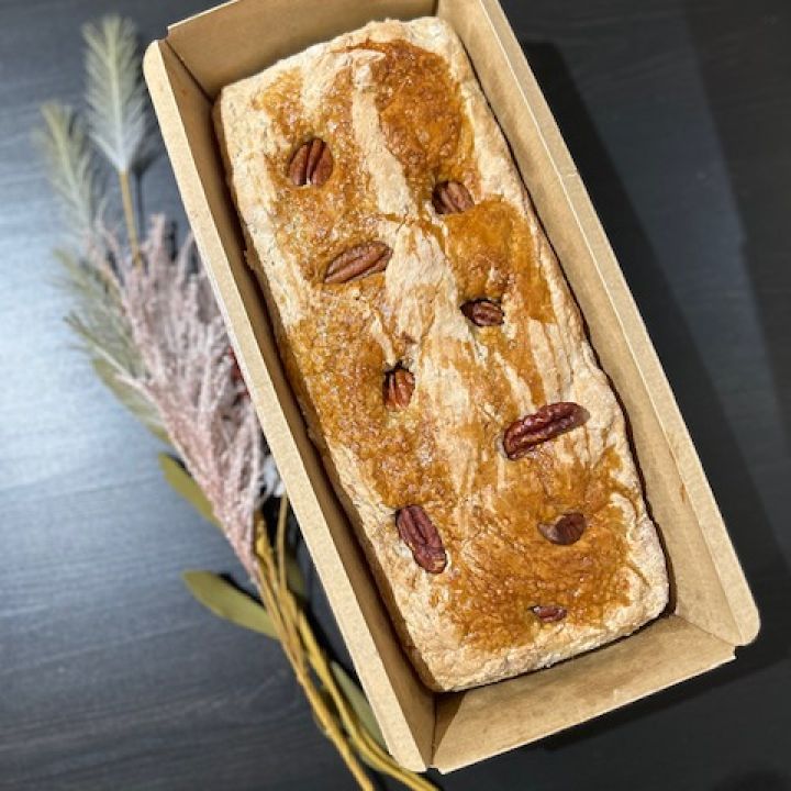 Hedelmäinen leipä. Jästbröd med frukt