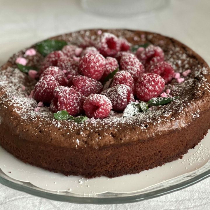 Mutakakku vadelmilla • Kladdkaka med hallon